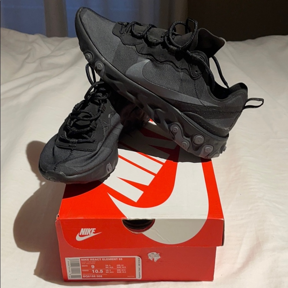 Black Nike React Element